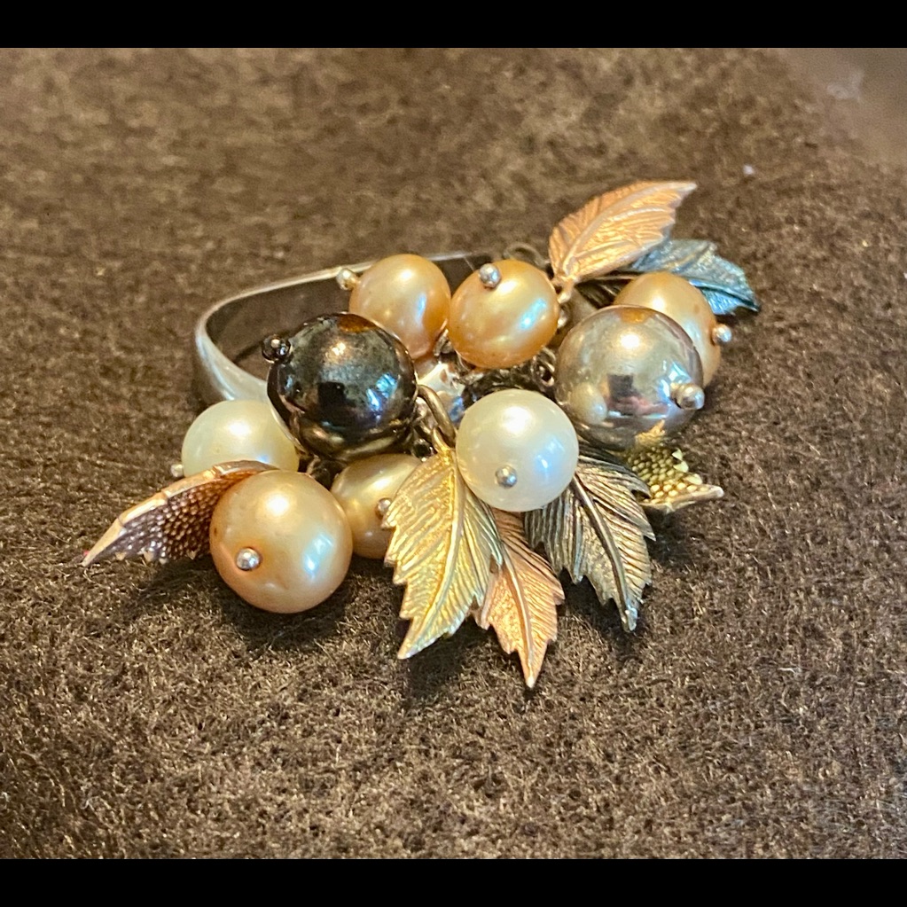 Multi Pearl Ring